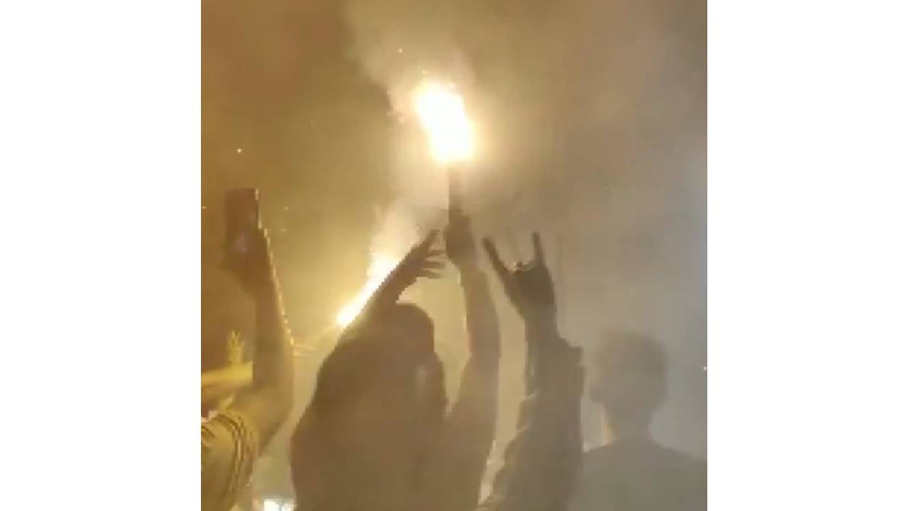 Asker Uğurlamasında Elinde Meşale Patlayınca Yaralandı