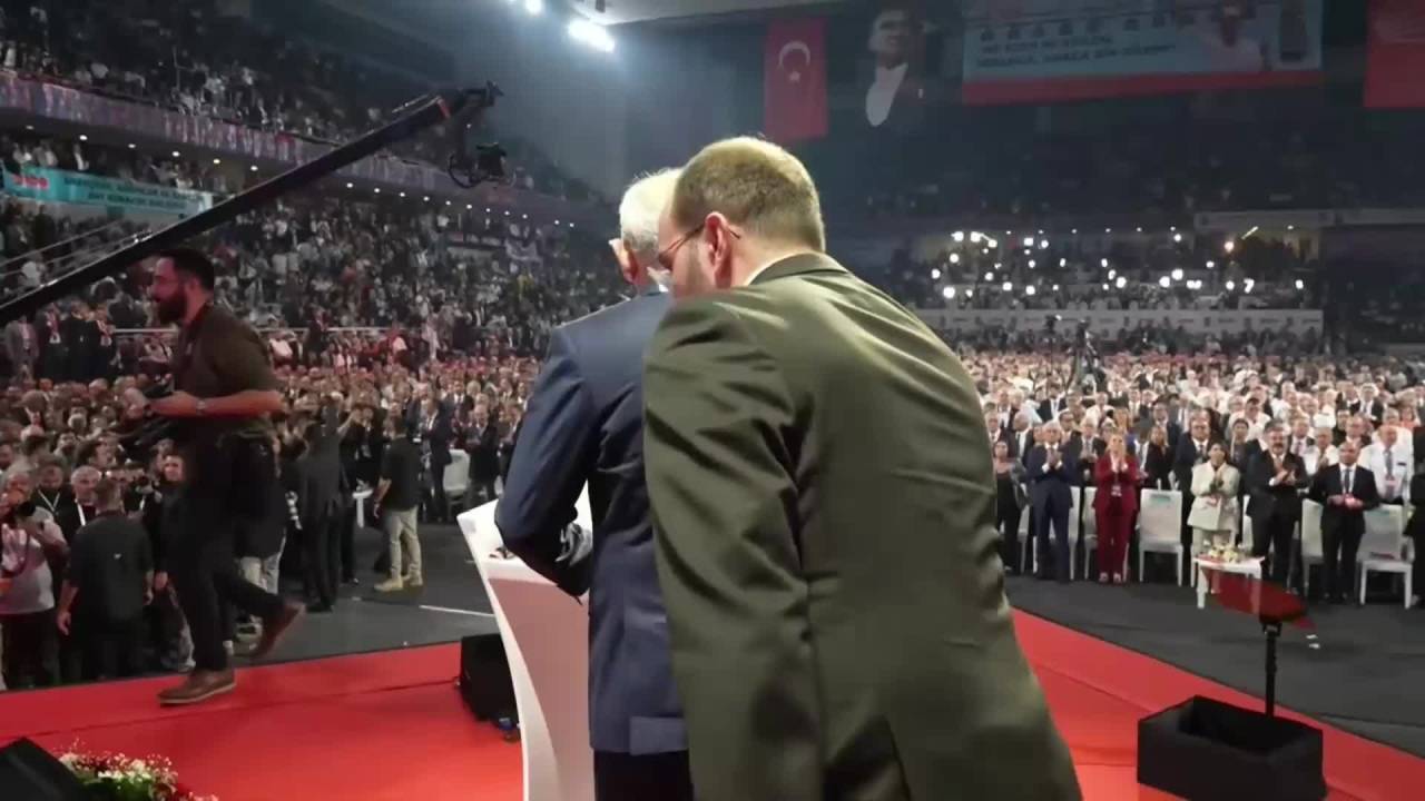 Kılıçdaroğlu: “Sırtımdaki Hançerlerle Seçime Girmek Zorunda Kaldım”