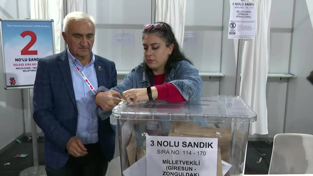 Chp’nin 38. Olağan Kurultayı… Pm Ve Ydk Seçimleri İçin Oy Verme İşlemi Sona Erdi, Oylar Sayılıyor