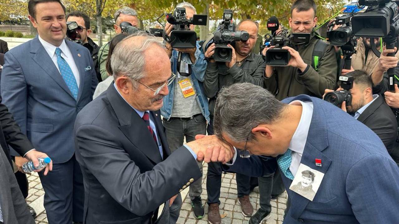 Yılmaz Büyükerşen, Ecevit’i Anma Törenine Katıldı