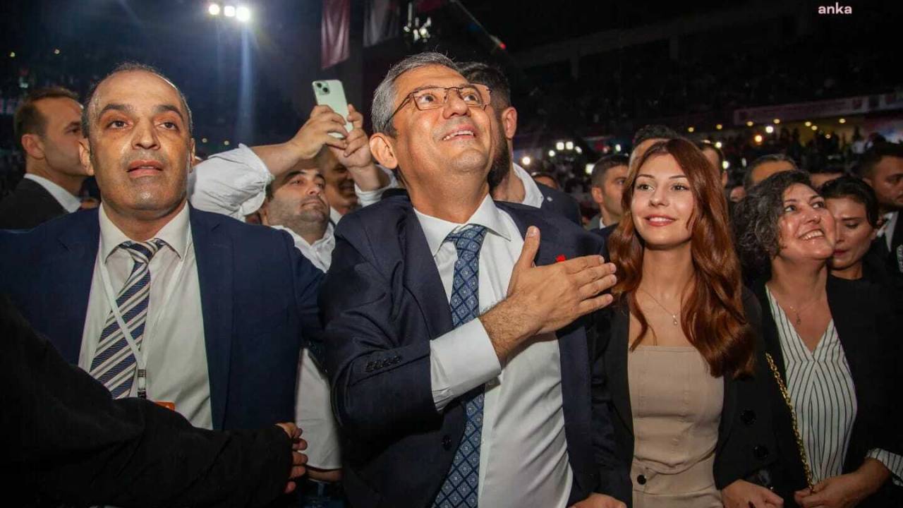 Özgür Özel'den Kendisini Tebrik Eden Parti Genel Başkanlarına Teşekkür Mesajı
