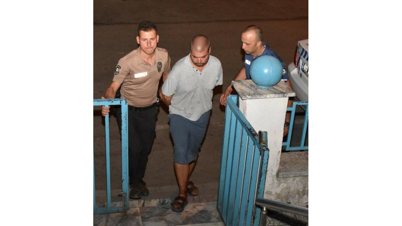 Babasını, Eve Geç Geldiği İçin Uyarınca Öldürmüş