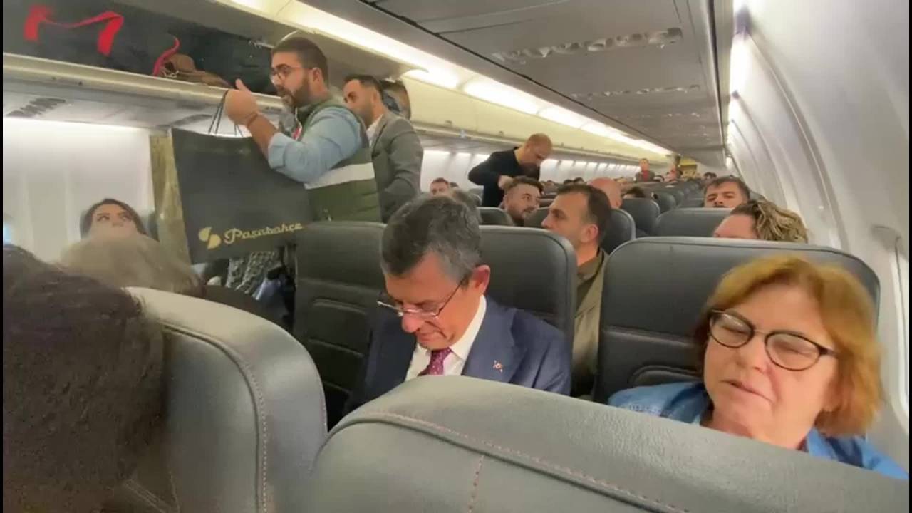 Chp Genel Başkanı Özel, Tarifeli Uçakla Ankara’dan Kktc’ye Gitti