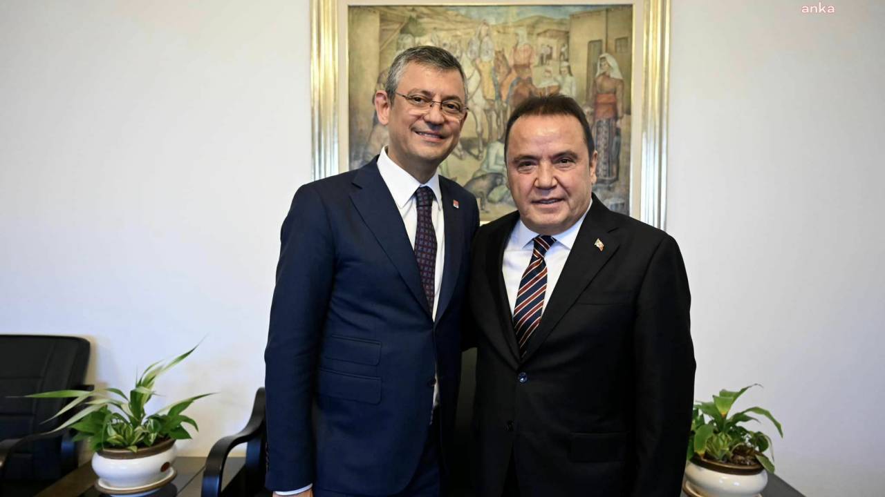 Muhittin Böcek, Chp Genel Başkanı Özgür Özel’i Ziyaret Etti