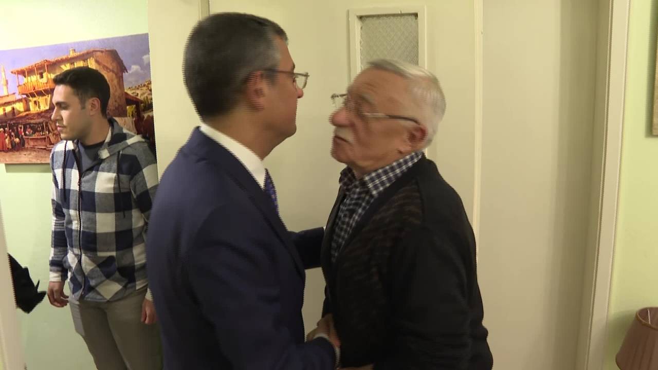 Özgür Özel, Chp Altındağ Kadın Kolları İlçe Başkanı Eylem Balcı'nın Ailesine Taziye Ziyaretinde Bulundu