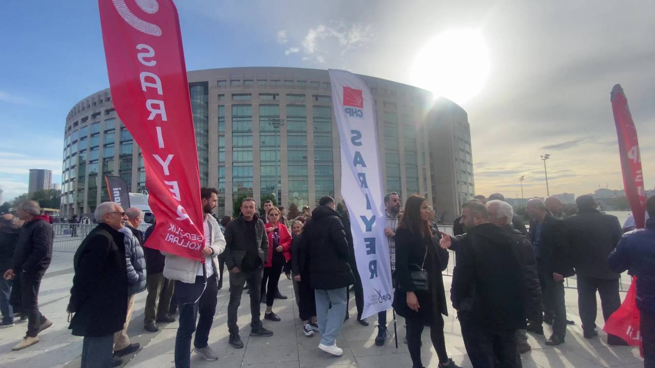 Chp İlçe Örgütleri İstanbul Adliyesi Önünde "Adalet Nöbetine" Devam Etti