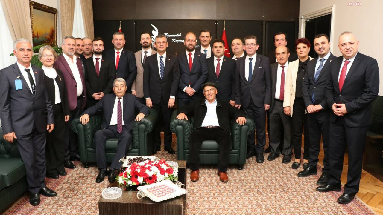 Özgür Özel, Chp Manisa İl Örgütüyle Tbmm'de Bir Araya Geldi