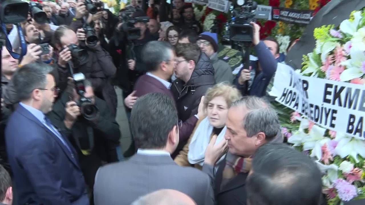 Özgür Özel, Seyit Torun’un Kayınvalidesinin Cenaze Törenine Katıldı