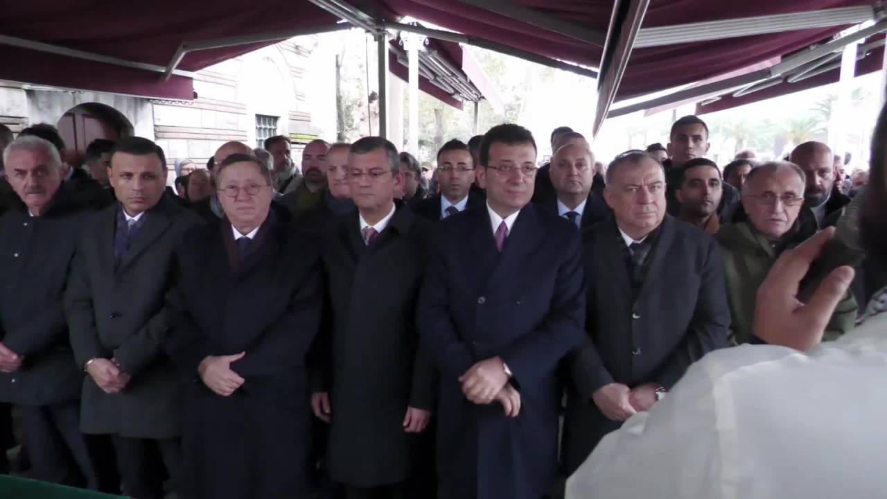 Özgür Özel, İyi Partili Türkkan’ın Halasının İstanbul’daki Cenaze Törenine Katıldı