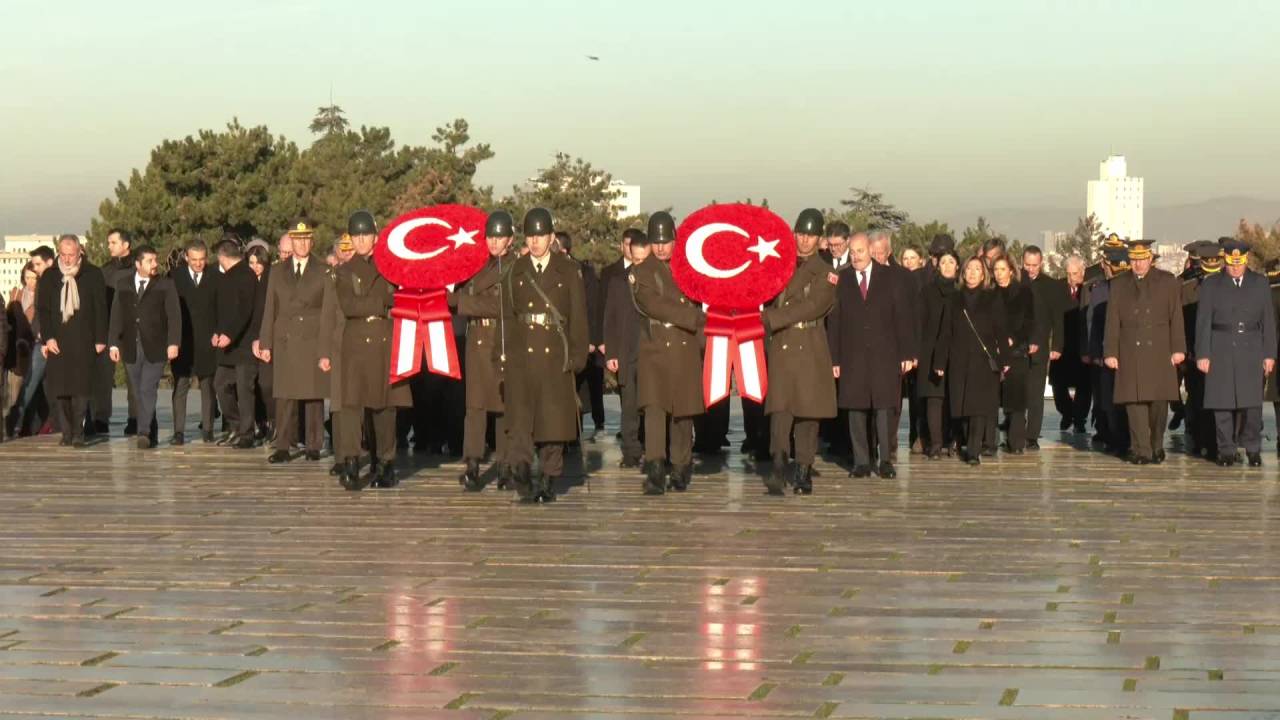 İsmet İnönü, Vefatının 50. Yılında Anıtkabir'de Düzenlenen Törenle Anıldı