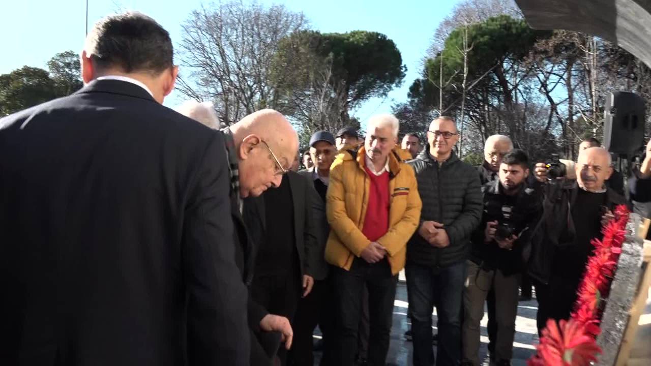 Chp İstanbul İl Başkanlığı, Ölümünün 50. Yılında İsmet İnönü'yü Andı