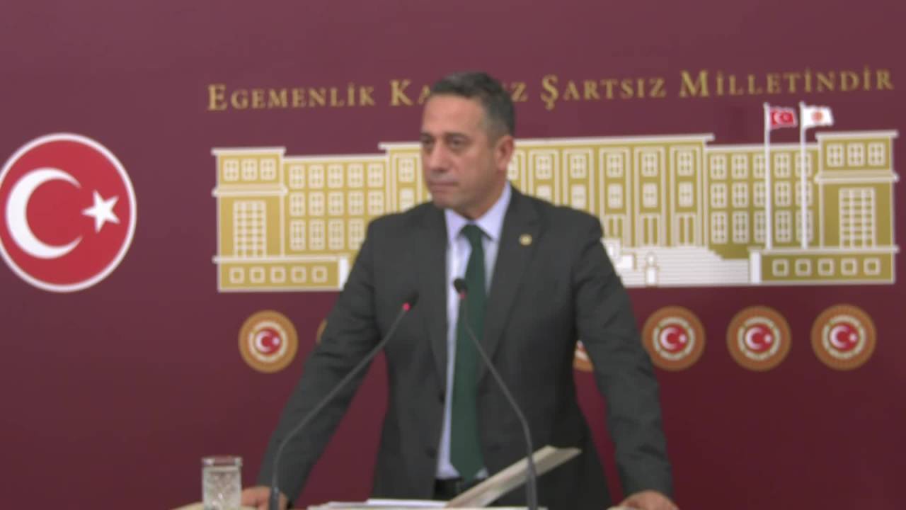 Ali Mahir Başarır: "Hiç Kimse Bizi Tehdit Edemez, Bir Milim Eğilmeyiz, Bir Milim Geriye Gitmeyiz"