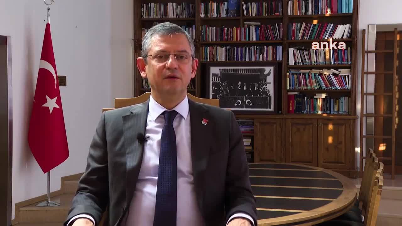 Özgür Özel: "2024 Yılına Umutla Baktığımız Güzel Duygularla Tüm Vatandaşlarımızın Yeni Yılını Kutluyorum"
