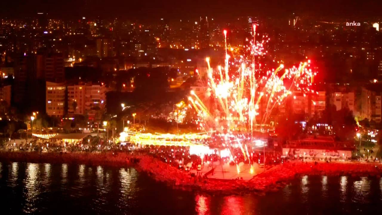 Mersinliler, 2024’e Büyükşehir’in ‘Sokak Partisi’yle Girdi