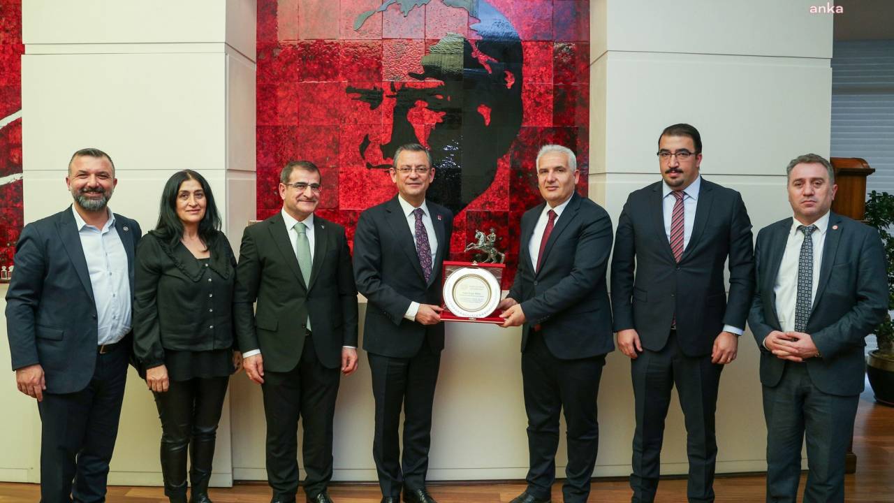 Özgür Özel, Anadolu Güçbirliği Konfederasyonu Yönetim Kurulu Başkanı Akyüz İle Bir Araya Geldi