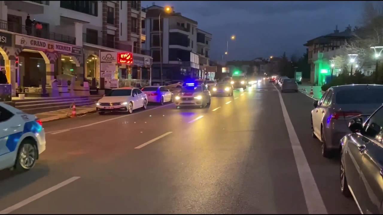 Pençe-kilit Harekatında Şehit Olan Üsteğmen Gökhan Delen'i Aksaraylılar Gözyaşları İle Karşıladı