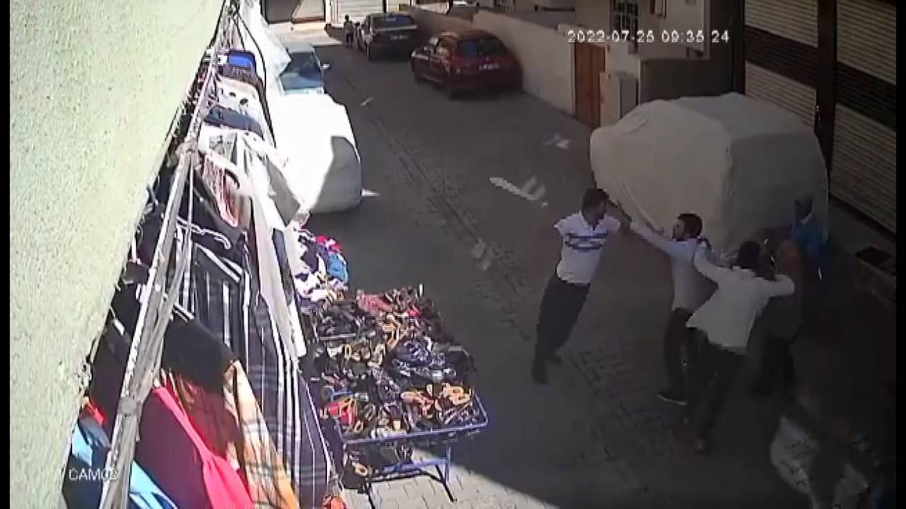 Şanlıurfa’da Taşlı Sopalı Kavga: 2 Yaralı