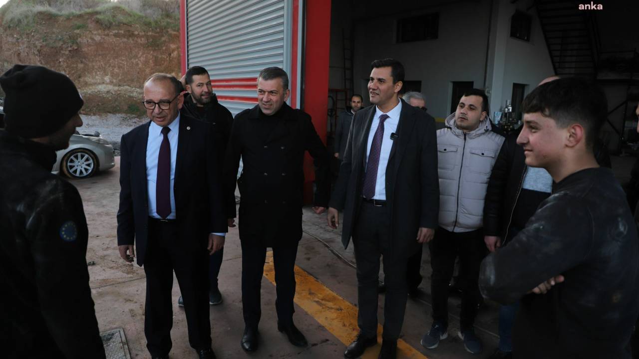 Chp’li Başkan Adayları Çetin Akın Ve Ferdi Zeyrek’ten Esnaf Ziyareti