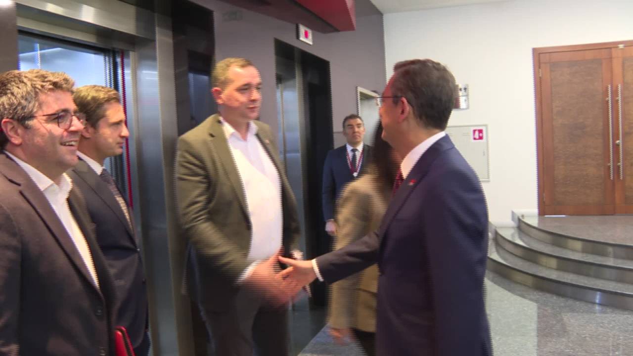 Özgür Özel İle Erkan Baş Chp Genel Merkez’de Görüştü