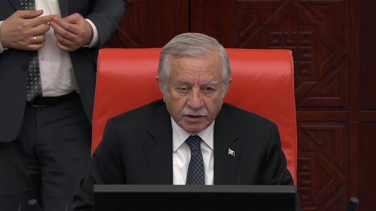 Cevdet Akay: "En Düşük Emekli Aylığı En Az Asgari Ücret Tutarına Çekilmeli"