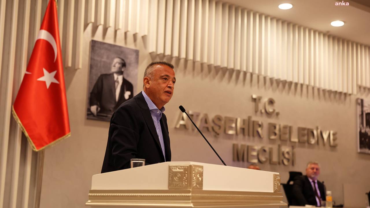 Ataşehir Belediye Başkanı İlgezdi, Chp'den İstifa Ettiğini Açıkladı