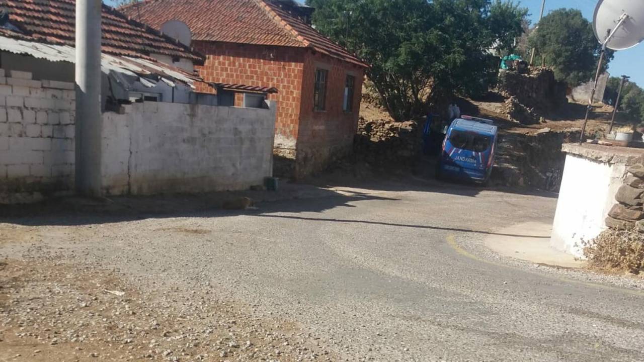 Komşusunun Bıçakladığı Çiftçi Öldü