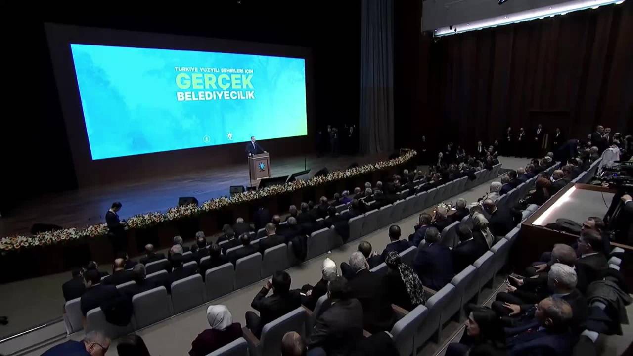 Erdoğan: "Ne Bir Eksik Ne Bir Fazlasıyla Her Belediye Kamu Kaynaklarından Adil Bir Şekilde Yararlanmaktadır"