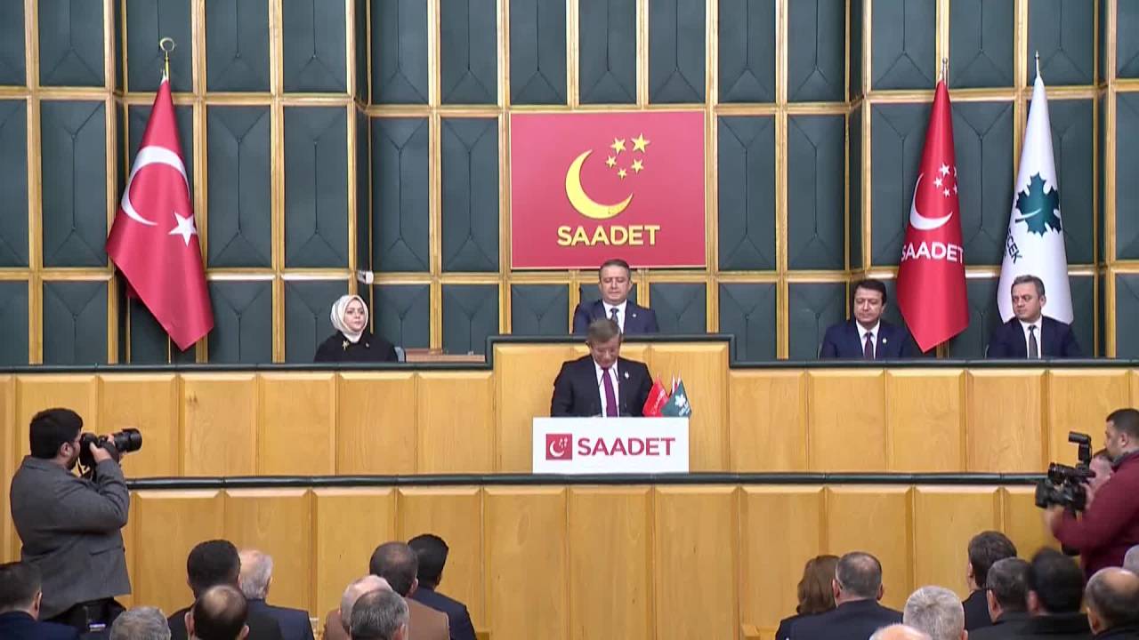 Ahmet Davutoğlu: "Can Atalay Meselesi Feri Bir Mesele Değildir. Süratle Bir Anayasızlaşmaya Gidiyoruz"