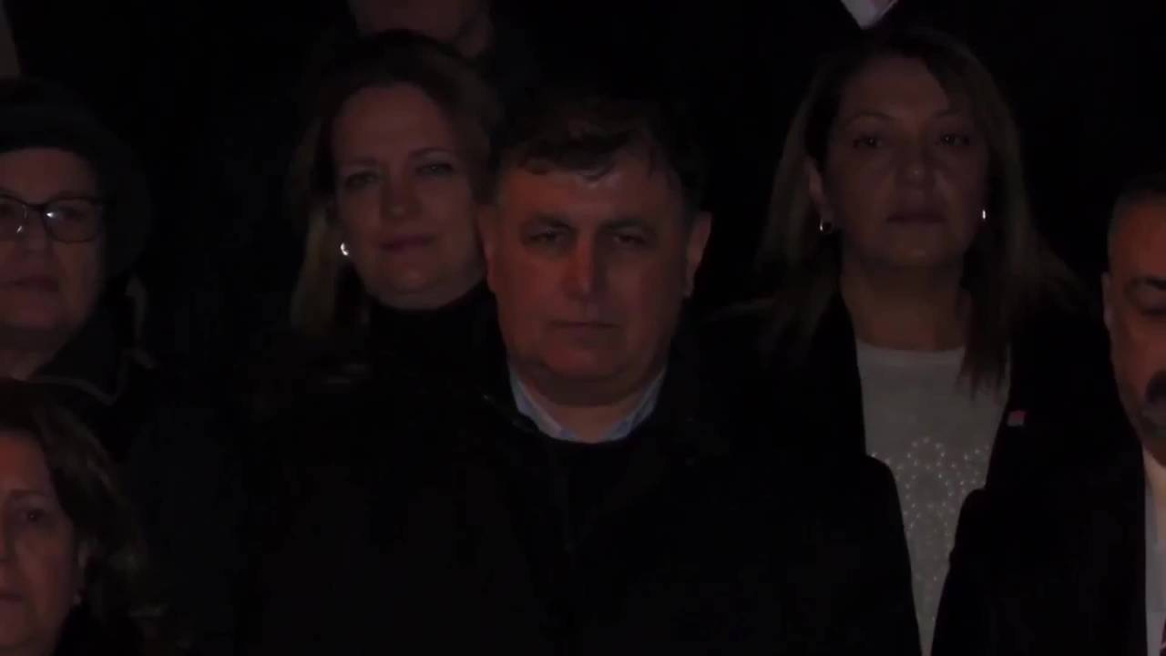 Chp İzmir, 6 Şubat Depremlerinde Hayatını Kaybeden Vatandaşları Andı