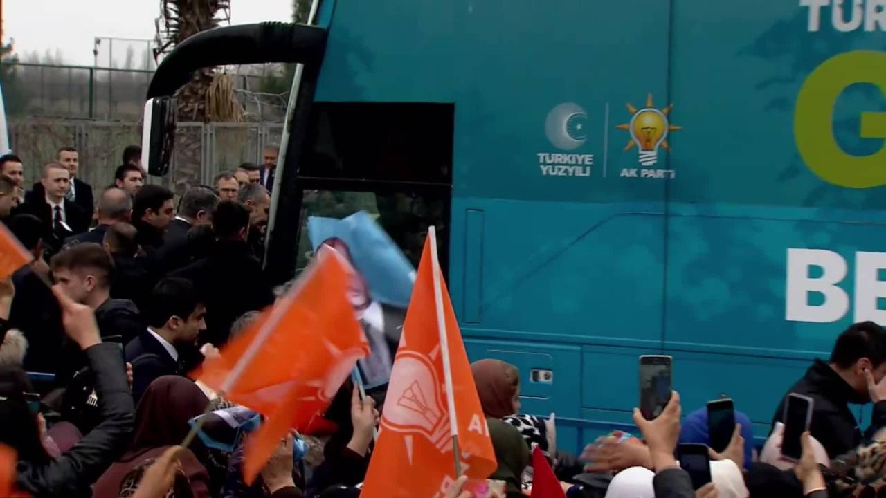 Erdoğan Şanlıurfa'da... "Merkezi Yönetim Olarak Yerel Yönetimimizle El Ele Vererek Bu Yolda Yürüyeceğiz"