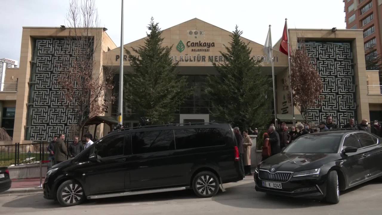 Özgür Özel, Mehmet Aslandoğan’ın Cenaze Törenine Katıldı