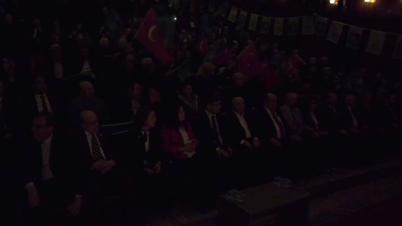 Çorum'da Konuşan Erhan Usta: “Erdoğan’ın Ruh Haline Göre Dış Politika Uygulanıyor”