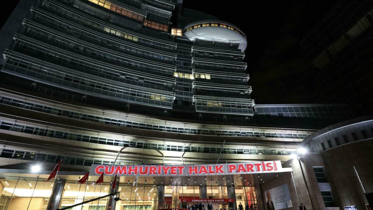 Chp'nin İstanbul Esenyurt Belediye Başkan Adayı Ahmet Özer, Güngören'de İse Yüksel Yalçın Oldu