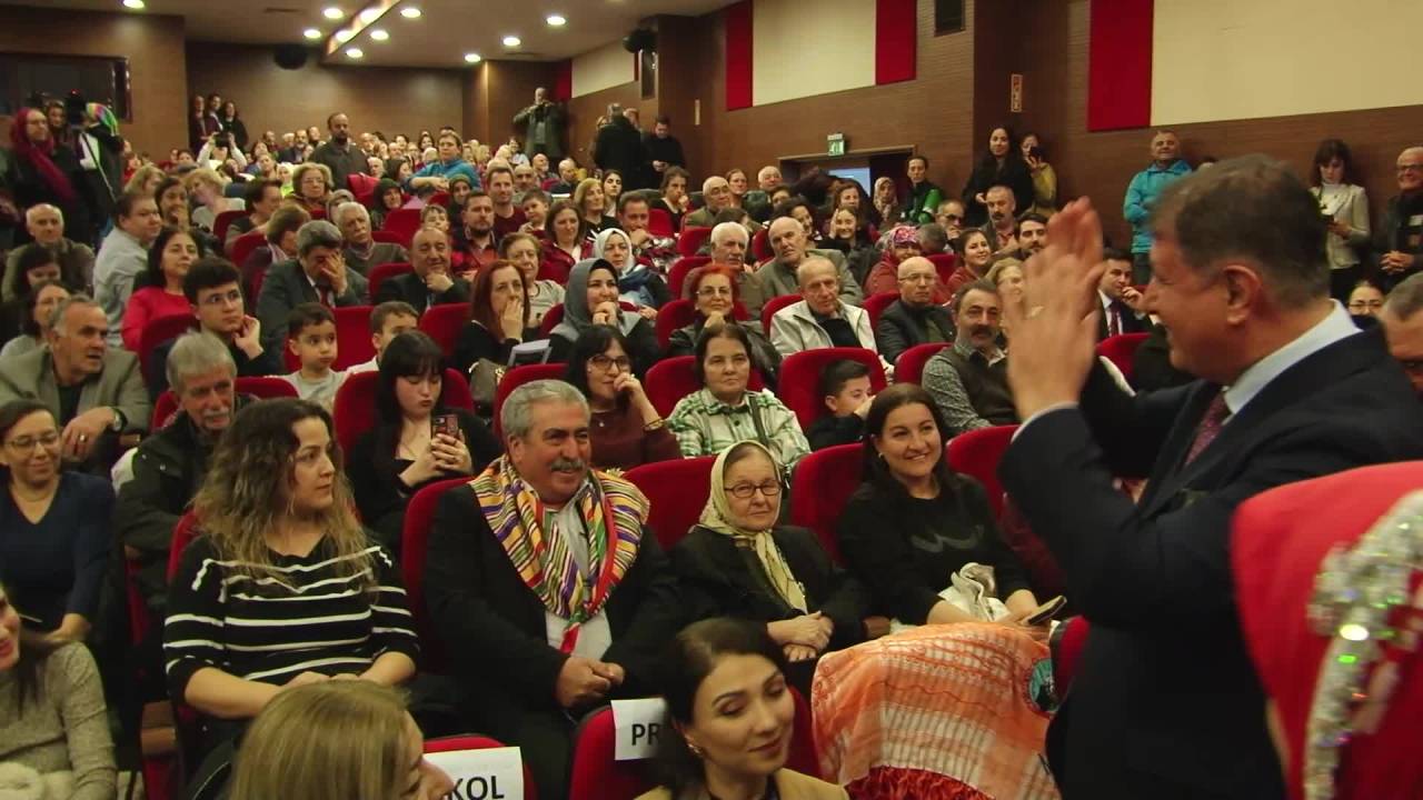 Başkan Tugay: “Bundan Sonraki Türküleriniz İnşallah Dertli Değil Hep Neşeli Olsun”