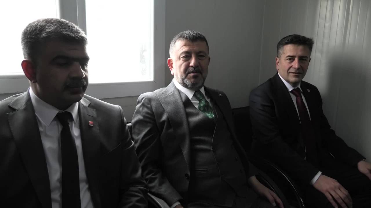 Veli Ağbaba: "Her Kesimin Belediye Başkanı Olmayı Hedefliyorum"