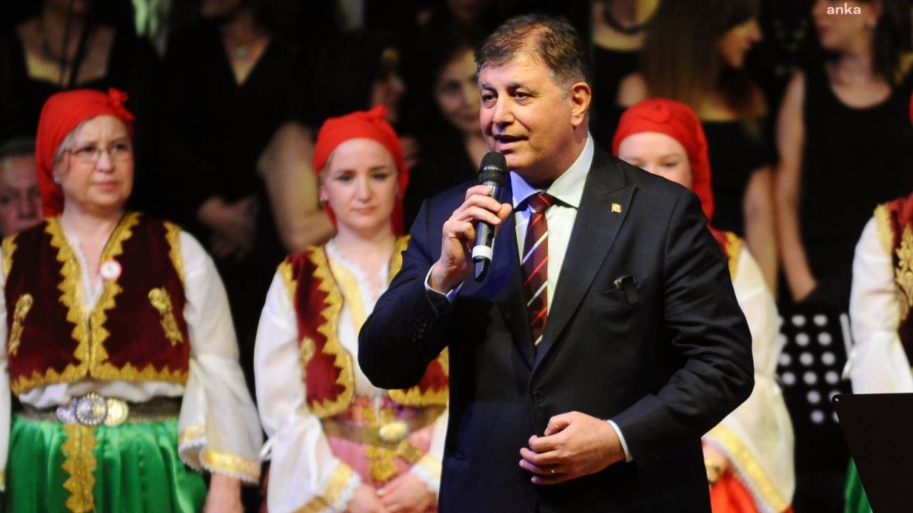 Başkan Tugay, Balkan Ezgilerine Eşlik Etti