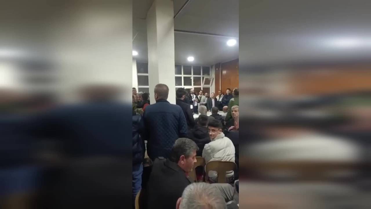 Konya’da Akp Belediye Başkan Adayına Tepki Gösteren Vatandaş: "25 Yıllık Ak Partililiğimi Bıraktım"
