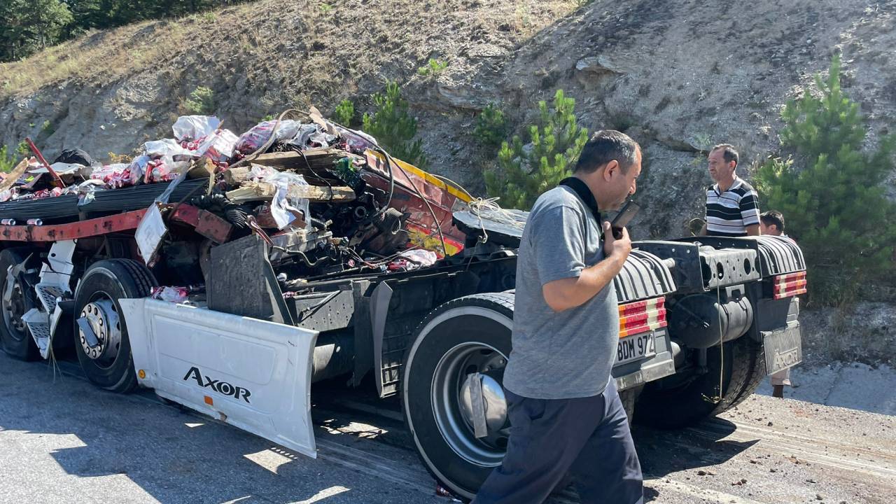 Afyonkarahisar'da İki Tır Çarpıştı: 7 Yaralı