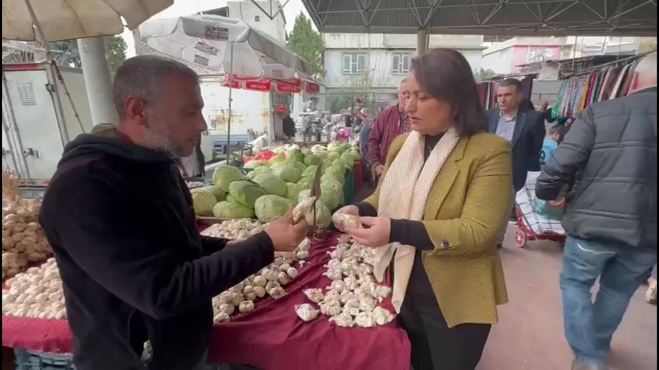 Müzeyyen Şevkin: 1 Diş Sarımsak 1 Lira. Sarımsak Bile Neredeyse Etle Yarışıyor