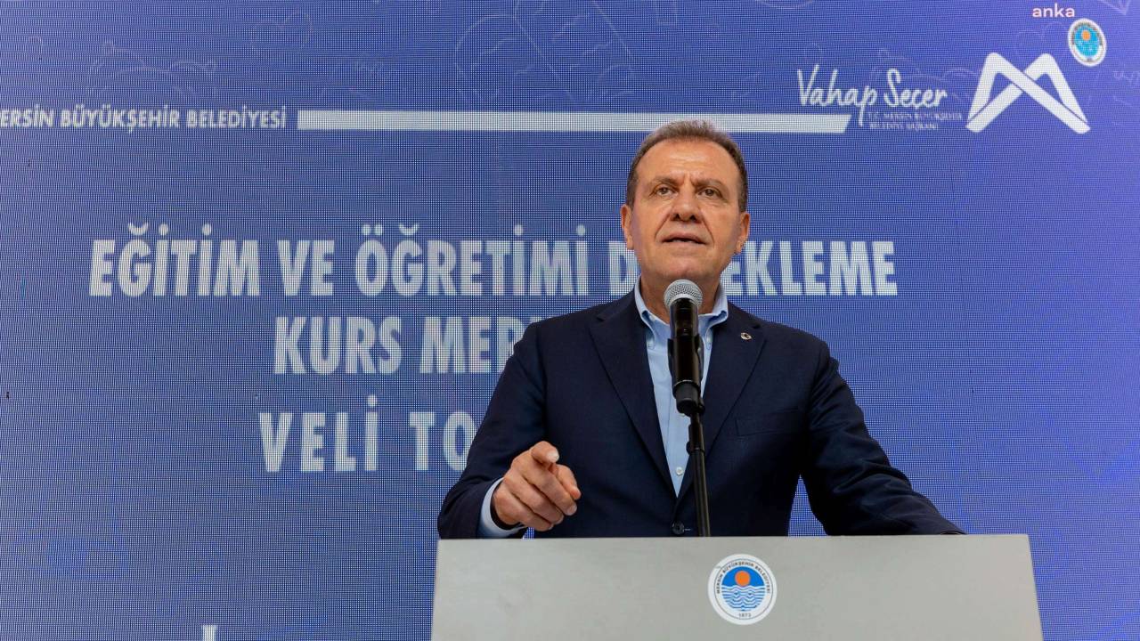 Vahap Seçer: “Büyükşehir’e Müracaat Eden Her Üniversite Öğrencisinin 1 Yıllık Öğrenim Yardımı Bizden”