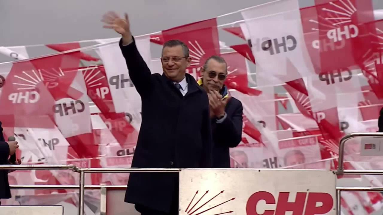 Özgür Özel: "Yakasında Güneş Olan Ya Da Gözü Güneş Gibi Parlayan İyi İnsanlardan Oy İstiyoruz"