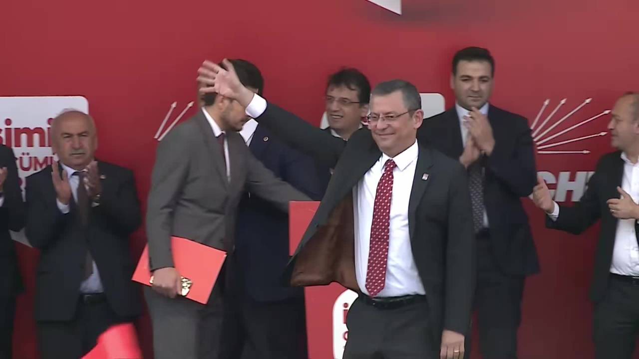 Özgür Özel, Çatalca’da: “Eğer Gerekli Mesaj İletilmezse 31 Mart’tan Sonra Büyük Bir Hayat Pahalılığı Var”