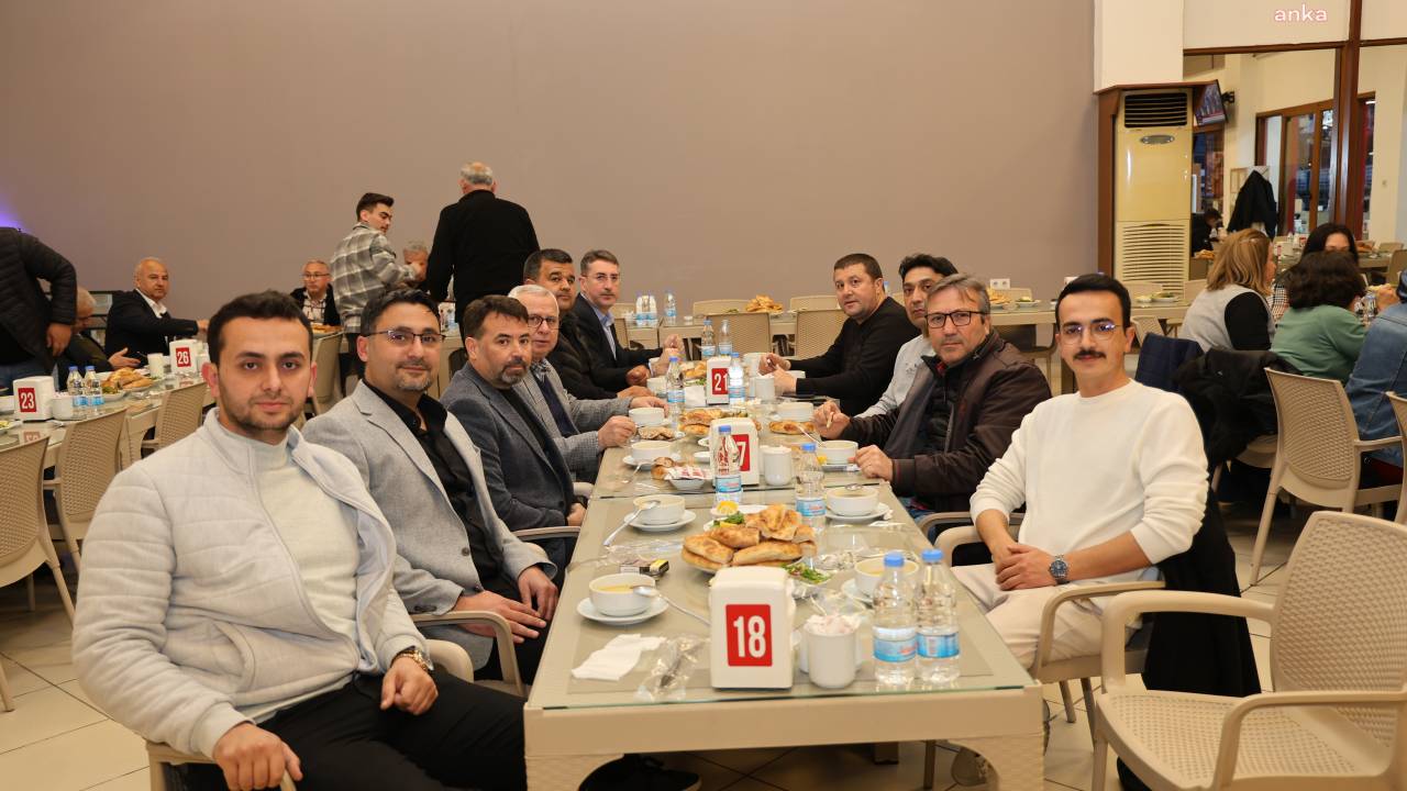 Çine Belediye Başkanı Kıvrak, İlk İftarını Meclis Üyeleri Ve Partililerle Yaptı