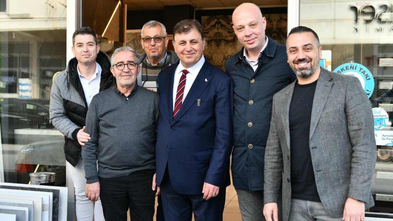 Chp İzmir Büyükşehir Belediye Başkan Adayı Tugay Gıda Çarşısı Esnafını Ziyaret Etti