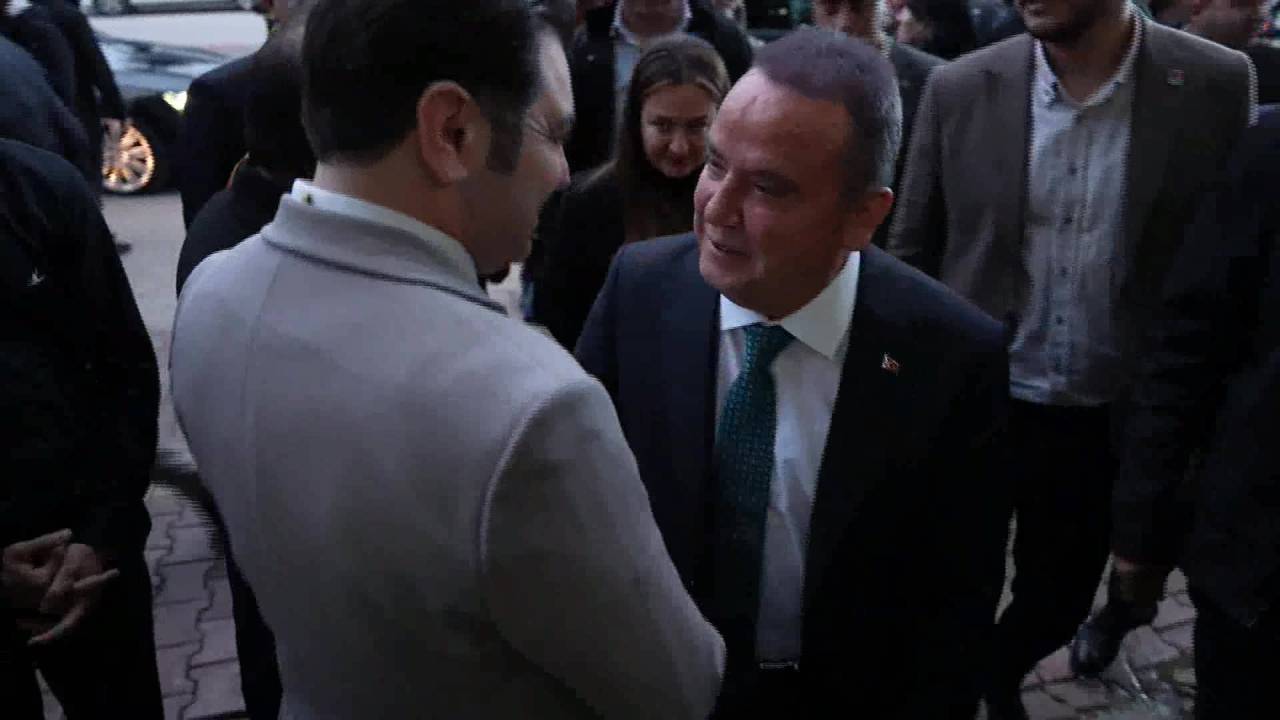 Muhittin Böcek, Pazarcı Esnafıyla İftar Yaptı
