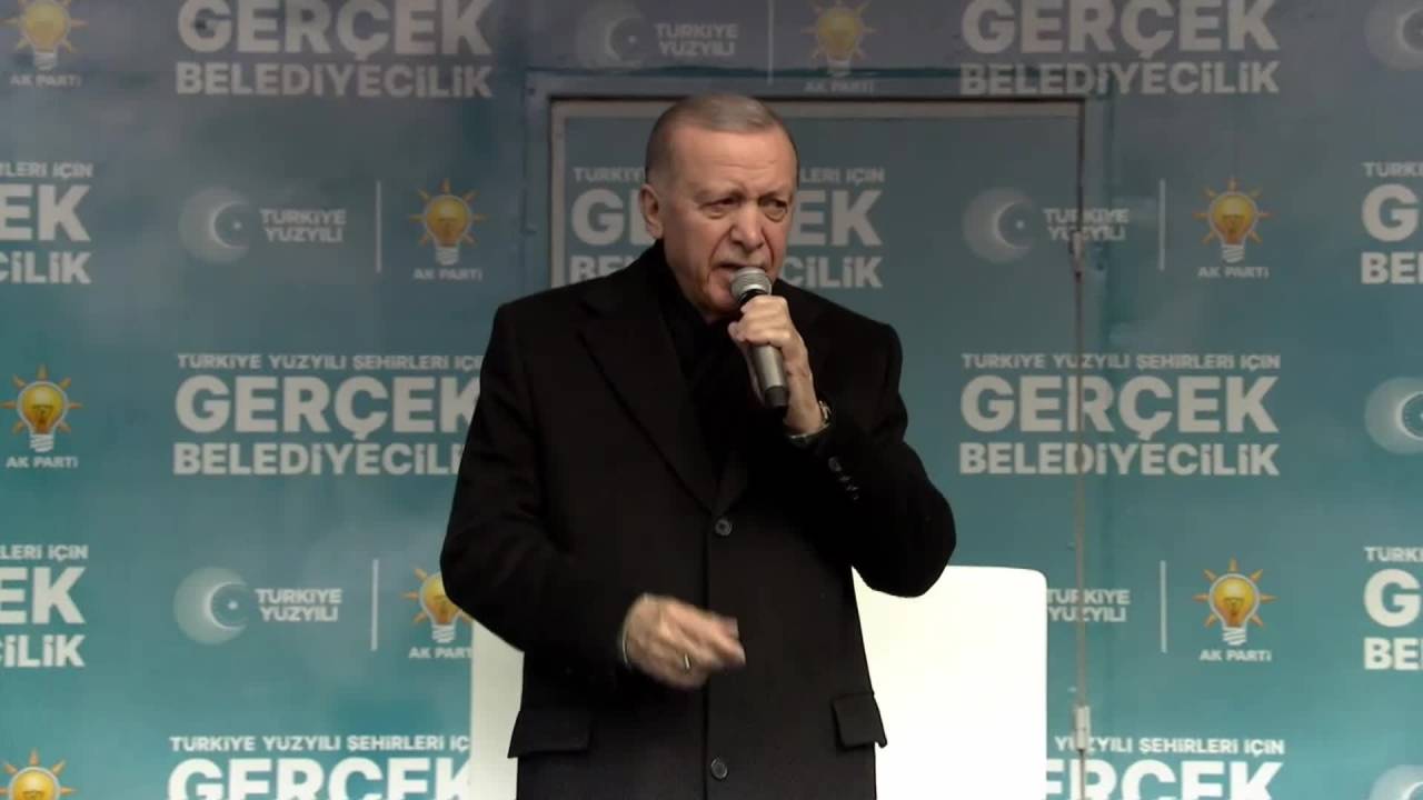 Erdoğan Van'da... "Milletimiz Utanma Bilmeyen Suratlara Milli İrade Tokadını Vuracaktır"