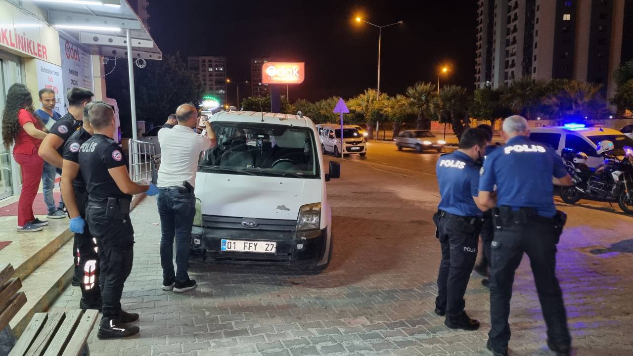 Ticari Araçta Seyir Halindeyken Silahlı Saldırıda Başından Vuruldu