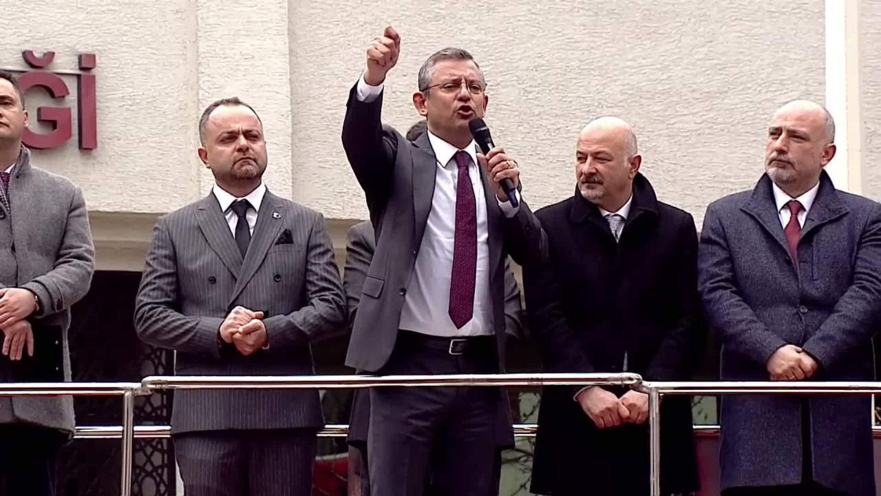 Özgür Özel: "31 Mart'ta Sarı Kartı Gösterin, Kırmızı Işığı Yakın" (2)