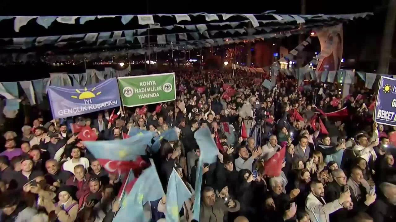 Akşener: Ben, Kendimi Cumhurbaşkanlığı Adaylığına Layık Görmeyecek Bir Durumda Mıyım?