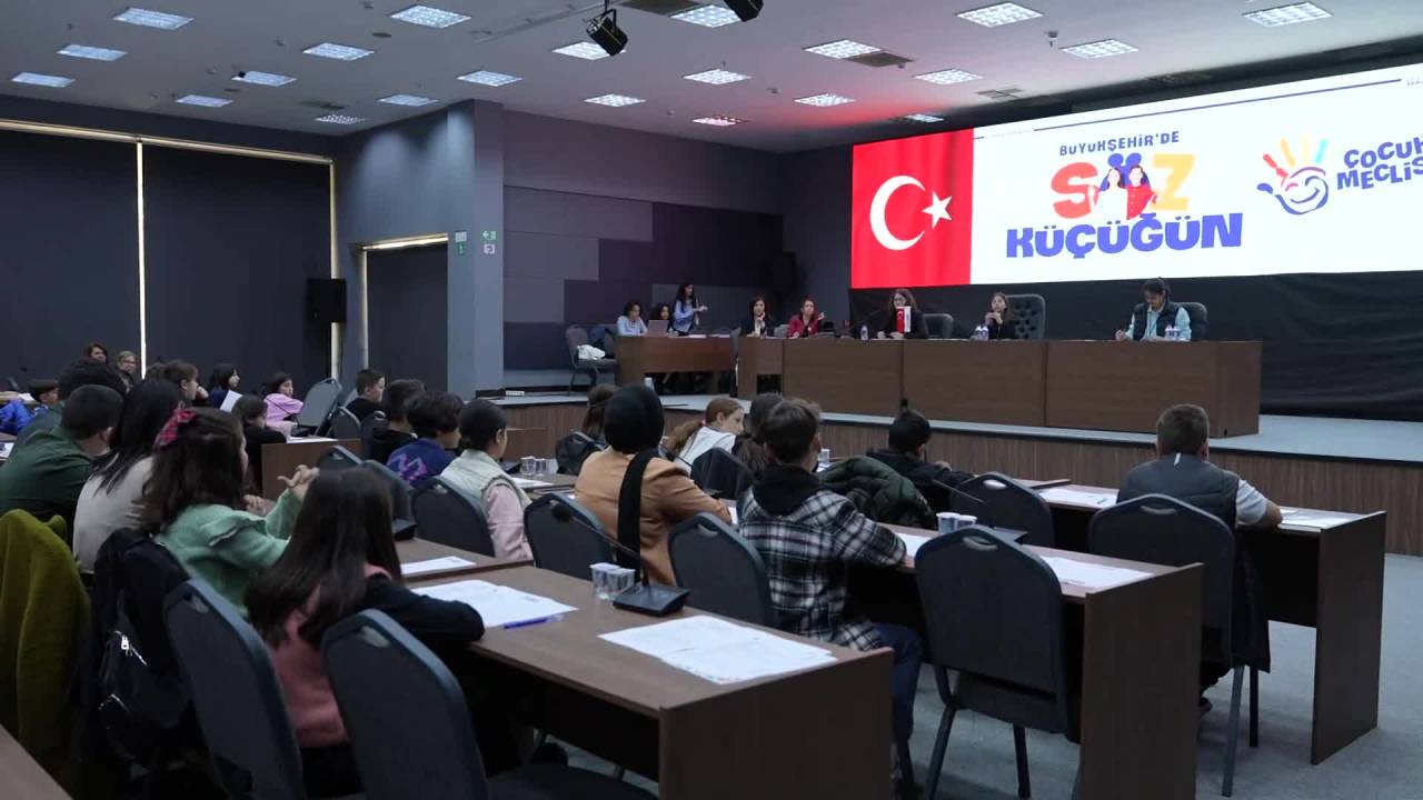 Vahap Seçer, Çocuk Meclisi Toplantısı’na Katıldı